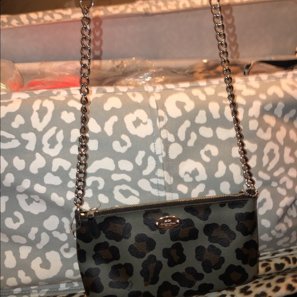 Coach limited sold out purse w side bag and wallet - Picture 2 of 6